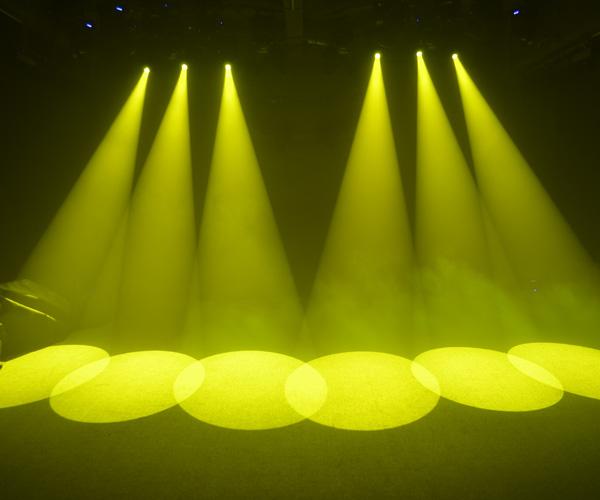 LED-Regenbogen-Effekt, der LED-bewegliche Hauptstellen-Schule/Konzert-Strahln-Lampe beleuchtet