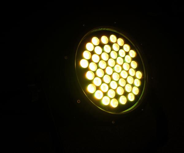Gleichheit DMX 512 RGB DJ LED kann Aluminiumwohnung der Licht-IP33 für Stadiums-Beleuchtung