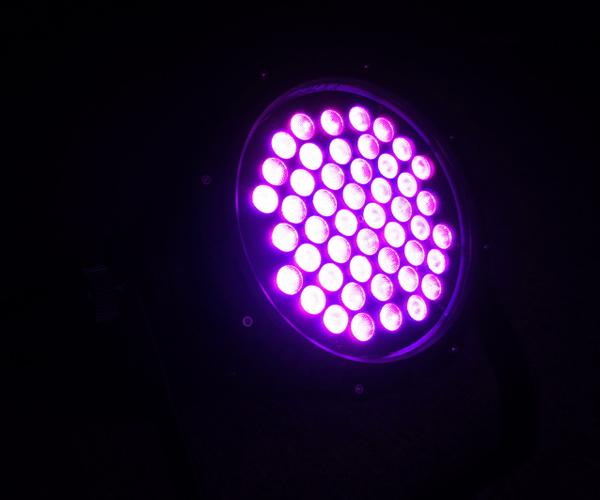 Gleichheit DMX 512 RGB DJ LED kann Aluminiumwohnung der Licht-IP33 für Stadiums-Beleuchtung