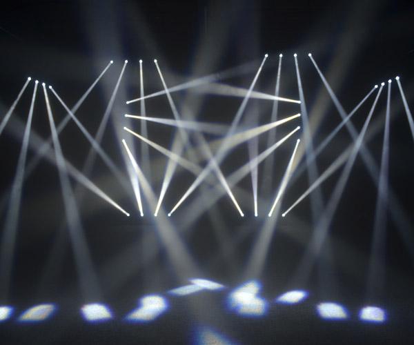 4 Stadiums-Beleuchtungs-bewegliches Hauptstrahln-Licht der Kopf-RGBW 4 in-1 LED für Konzert/Theater